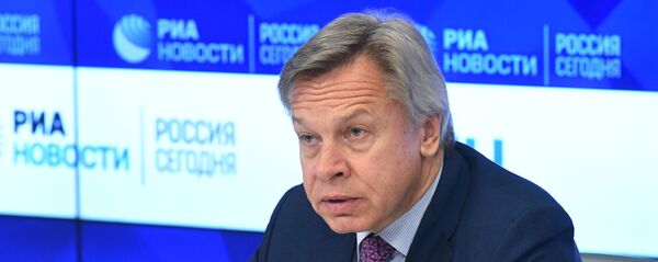 Председатель комиссии Совета Федерации РФ по информационной политике и взаимодействию со средствами массовой информации Алексей Пушков Председатель комиссии Совета Федерации РФ по информационной политике и взаимодействию со средствами массовой информации Алексей Пушков - Sputnik Latvija