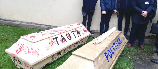 Акция протеста медиков у здания Сейма в Риге - Sputnik Латвия