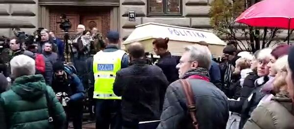 Медики Латвии не дождались обещанных зарплат и похоронили систему здравоохранения - Sputnik Латвия