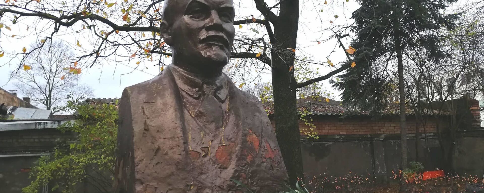 На Цесу, 17 стоит единственный в Риге памятник Ленину - Sputnik Латвия, 1920, 09.11.2019