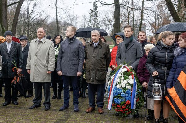 Вечный огонь Даугавпилса снова горит. Снова навсегда - Sputnik Латвия