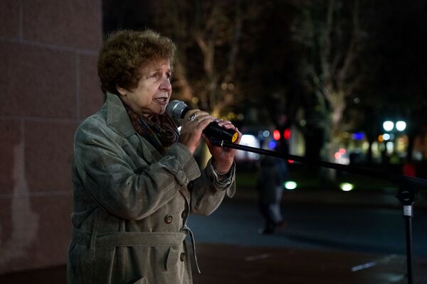 Звезда Давида у памятника Свободы: в Риге почтили память жертв Хрустальной ночи - Sputnik Латвия