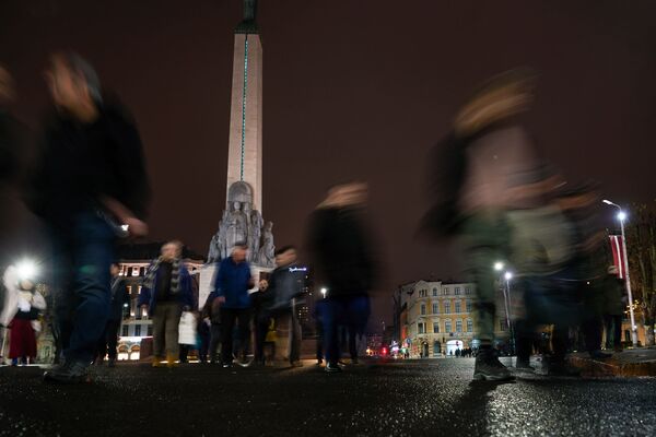 Звезда Давида у памятника Свободы: в Риге почтили память жертв Хрустальной ночи - Sputnik Латвия