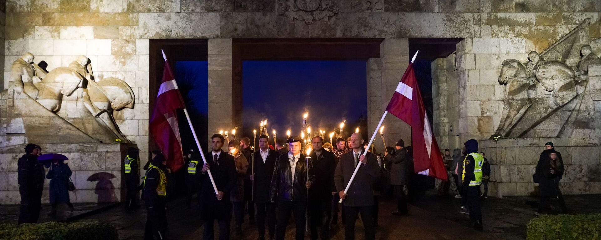 В День Лачплесиса в Риге состоялось факельное шествие - Sputnik Latvija, 1920, 11.11.2020