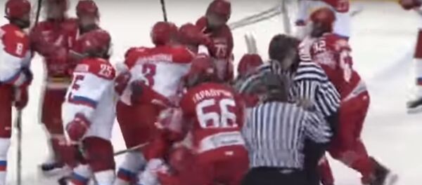 Массовая драка на хоккее - Sputnik Латвия