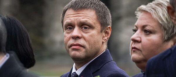 Вице-мэр Риги Вадим Баранник у памятника Свободы в День Лачплесиса - Sputnik Latvija