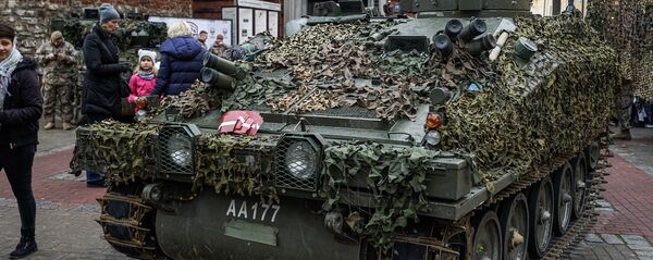 Подержанная британская танкетка CVRT на вооружении латвийской армии Подержанная британская танкетка CVRT на вооружении латвийской армии - Sputnik Latvija