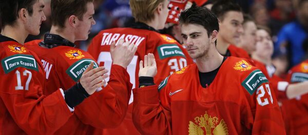 Кирилл Слепец (справа) на Молодежном чемпионате мира. Матч за третье место - Sputnik Латвия