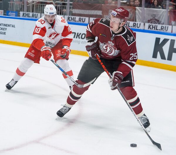 Обыграв Спартак Знарка второй раз за сезон, Динамо прервало черную серию - Sputnik Латвия