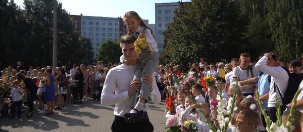 Конституционный суд поддержал реформу образования в Латвии - как быть русским Конституционный суд поддержал реформу образования в Латвии - как быть русским - Sputnik Латвия