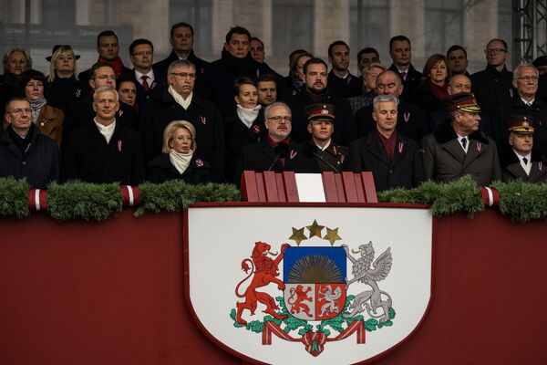 Президент Латвии Эгилс Левитс произносит торжественную речь во время парада в Риге в День независимости Латвии - Sputnik Латвия