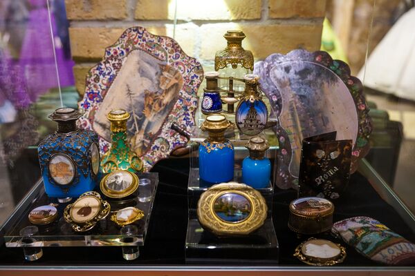 Дама в кринолине: самая экстремальная мода викторианской эпохи в Музее моды Риги - Sputnik Латвия