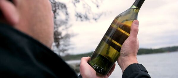 Есть что отметить. Шведы подняли со дна Балтики коллекцию алкоголя Николая II Есть что отметить. Шведы подняли со дна Балтики коллекцию алкоголя Николая II - Sputnik Латвия