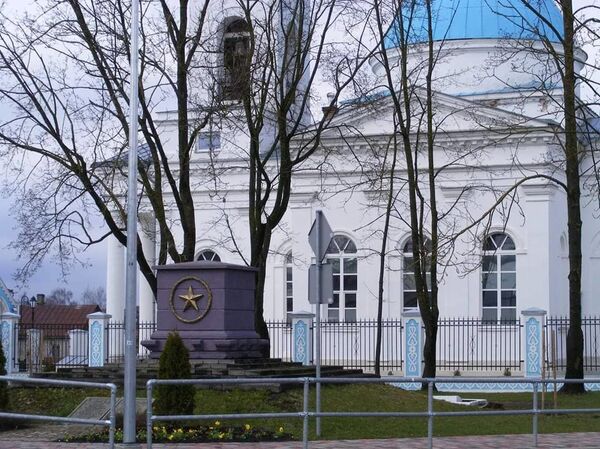 От сосисок до гроба - один шаг. Как в Лудзе решили и языковой, и национальный вопрос - Sputnik Латвия