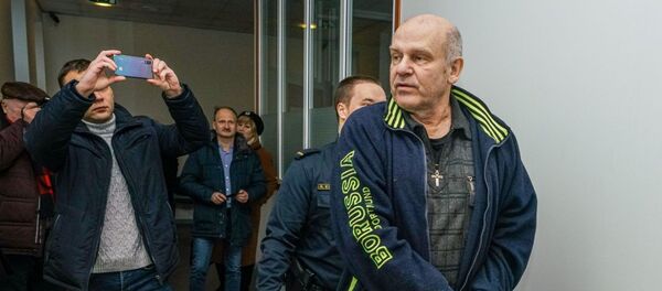 Олег Бурак в Суде Видземского предместья Риги Олег Бурак в Суде Видземского предместья Риги - Sputnik Латвия