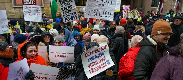 Акция протеста медиков у здания Сейма. Акция протеста медиков у здания Сейма. - Sputnik Latvija