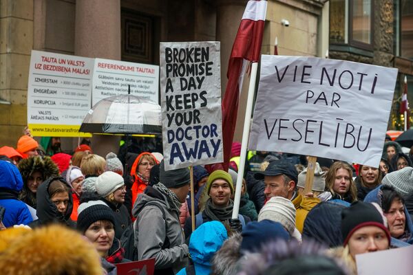Акция протеста медиков у здания Сейма. - Sputnik Латвия