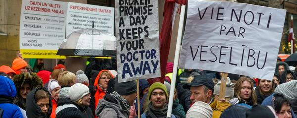 Акция протеста медиков у здания Сейма. Акция протеста медиков у здания Сейма. - Sputnik Latvija