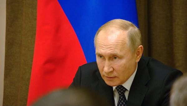 Путин предупреждает: Россия не будет спокойно смотреть на войска НАТО у своих границ - Sputnik Latvija