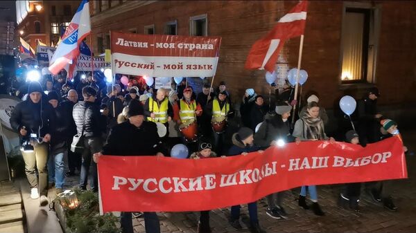 Петропавловский: акции в защиту русского языка в Латвии не прекратятся - Sputnik Латвия
