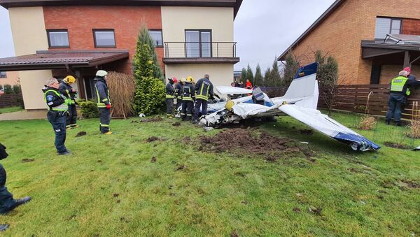 В пригороде Каунаса упал самолет - Sputnik Латвия