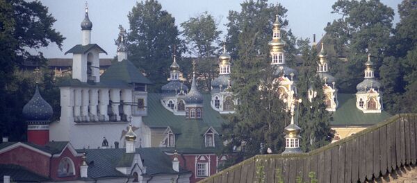 Свято-Успенский Псково-Печерский монастырь Свято-Успенский Псково-Печерский монастырь - Sputnik Латвия