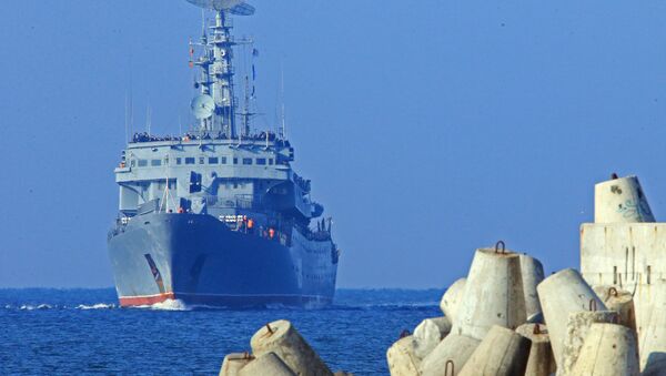 Учебный корабль Балтийского флота РФ Смольный. Архивное фото - Sputnik Латвия