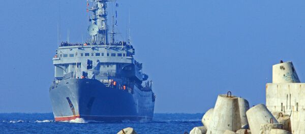 Учебный корабль Балтийского флота РФ Смольный. Архивное фото - Sputnik Латвия