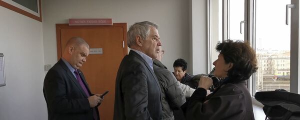 Дело Гапоненко рассмотрят заново. Сторонники правозащитника вышли на митинг - Sputnik Латвия