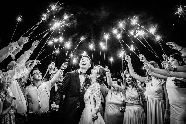 Снимок польского фотографа Rafał Donica, победивший в категории  BLACK & WHITE в конкурсе 2019 International Wedding Photographer of the Year  - Sputnik Латвия