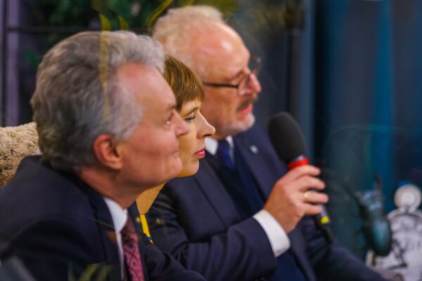 Дай пять: президенты стран Балтии приняли участие в благотворительном марафоне в Риге - Sputnik Латвия