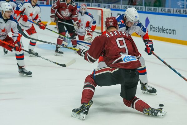 Армейский пулемет Максим не оставил рижскому Динамо шансов - Sputnik Латвия