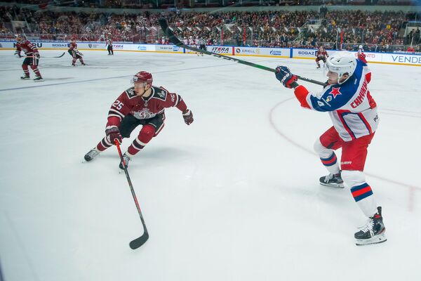 Армейский пулемет Максим не оставил рижскому Динамо шансов - Sputnik Латвия