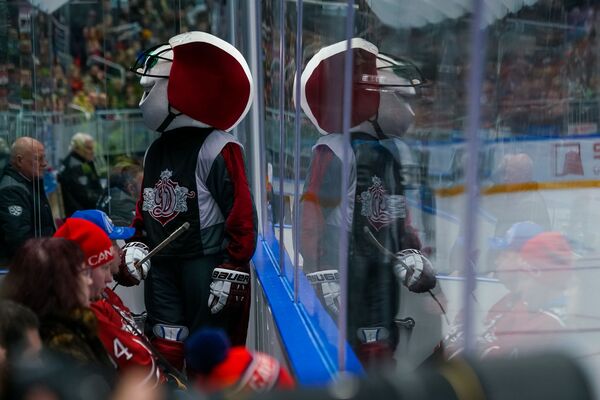 Армейский пулемет Максим не оставил рижскому Динамо шансов - Sputnik Латвия