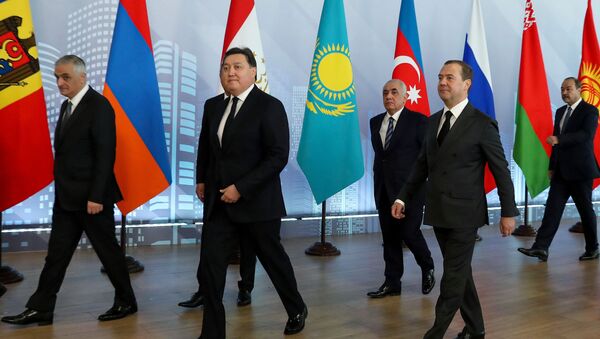 Премьер-министр РФ Д. Медведев принял участие в заседаниях Совета глав правительств СНГ и Евразийского межправительственного совета - Sputnik Латвия