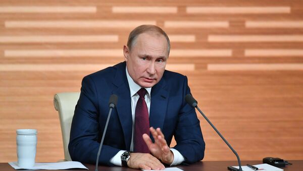 Президент РФ Владимир Путин дает ежегодную большую пресс-конференцию, 19 декабря 2019 - Sputnik Латвия