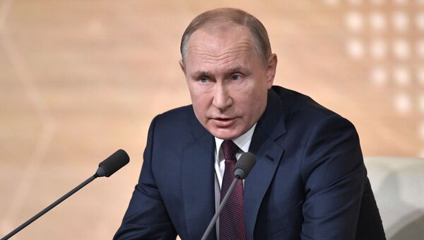 Президент РФ Владимир Путин на большой ежегодной пресс-конференции, 19 декабря 2019 - Sputnik Латвия