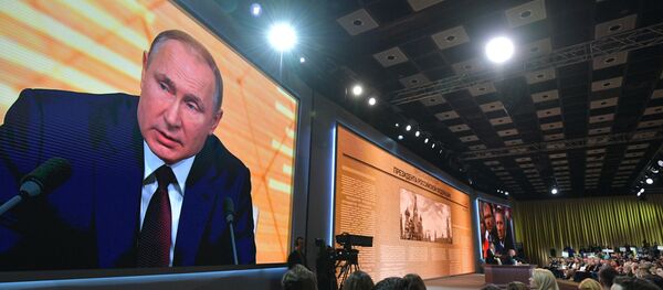 Ежегодная большая пресс-конференция президента РФ Владимира Путина, 19 декабря 2019 Ежегодная большая пресс-конференция президента РФ Владимира Путина, 19 декабря 2019 - Sputnik Латвия