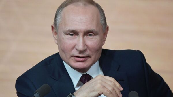  Президент РФ Владимир Путин на большой ежегодной пресс-конференции, 19 декабря 2019 - Sputnik Latvija