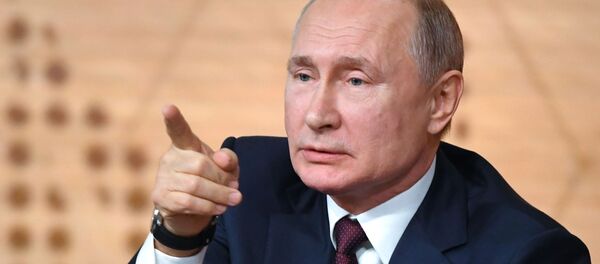 Президент РФ Владимир Путин на большой ежегодной пресс-конференции, 19 декабря 2019 Президент РФ Владимир Путин на большой ежегодной пресс-конференции, 19 декабря 2019 - Sputnik Latvija