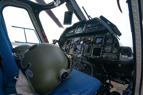 Кабина вертолета итальянского производства AW 119 Kx - Sputnik Латвия