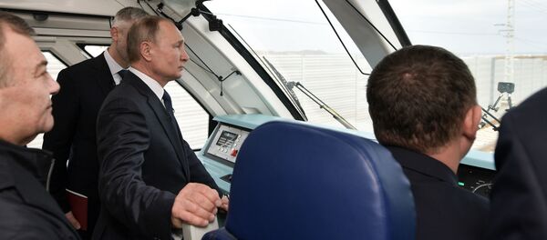 Журавлев напомнил про трусы и крестик после заявления Эстонии про Крымский мост - Sputnik Латвия