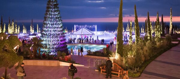 Открытие самого большого в Крыму ледового катка - Sputnik Латвия