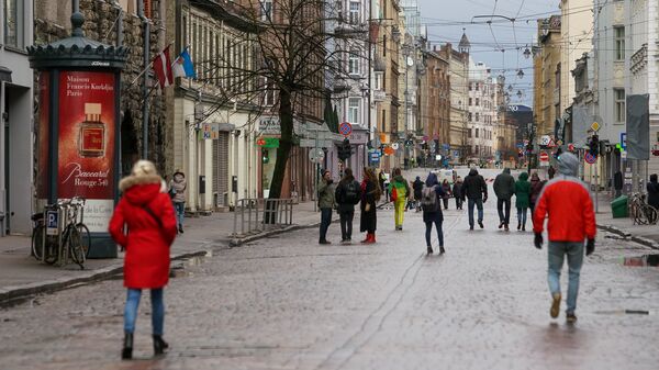 На один день улица Тербатас в Риге стала пешеходной. - Sputnik Латвия