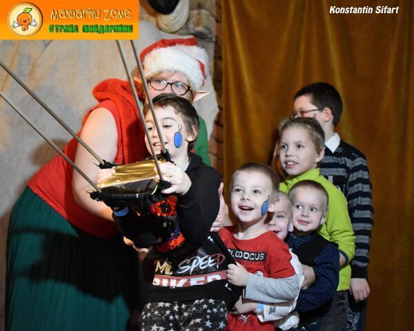 Как помочь Деду Морозу? Новогоднее чудо для детей из детдомов и бедных семей Латвии Как помочь Деду Морозу? Новогоднее чудо для детей из детдомов и бедных семей Латвии - Sputnik Латвия