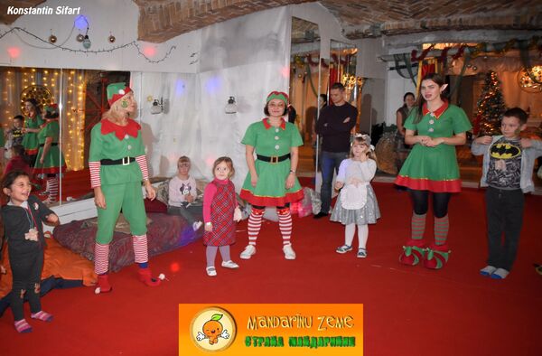 Как помочь Деду Морозу? Новогоднее чудо для детей из детдомов и бедных семей Латвии Как помочь Деду Морозу? Новогоднее чудо для детей из детдомов и бедных семей Латвии - Sputnik Латвия