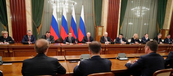 Правительство России уходит в отставку Правительство России уходит в отставку - Sputnik Латвия