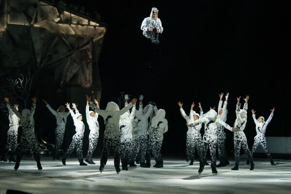 Премьера в Риге: шоу Кристалл канадского Cirque du Soleil. - Sputnik Латвия