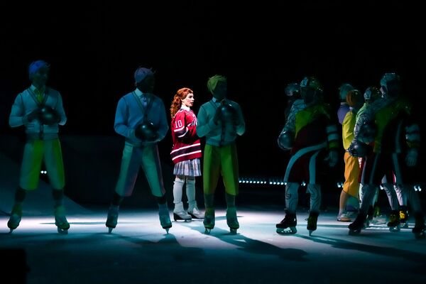 Cirque du Soleil с изнанки: стиральные машины, кроссовки на шурупах и разминки на ковре - Sputnik Латвия