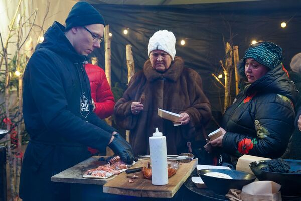 В Риге прошел четвертый фестиваль уличной еды Street Food Festival - Sputnik Латвия